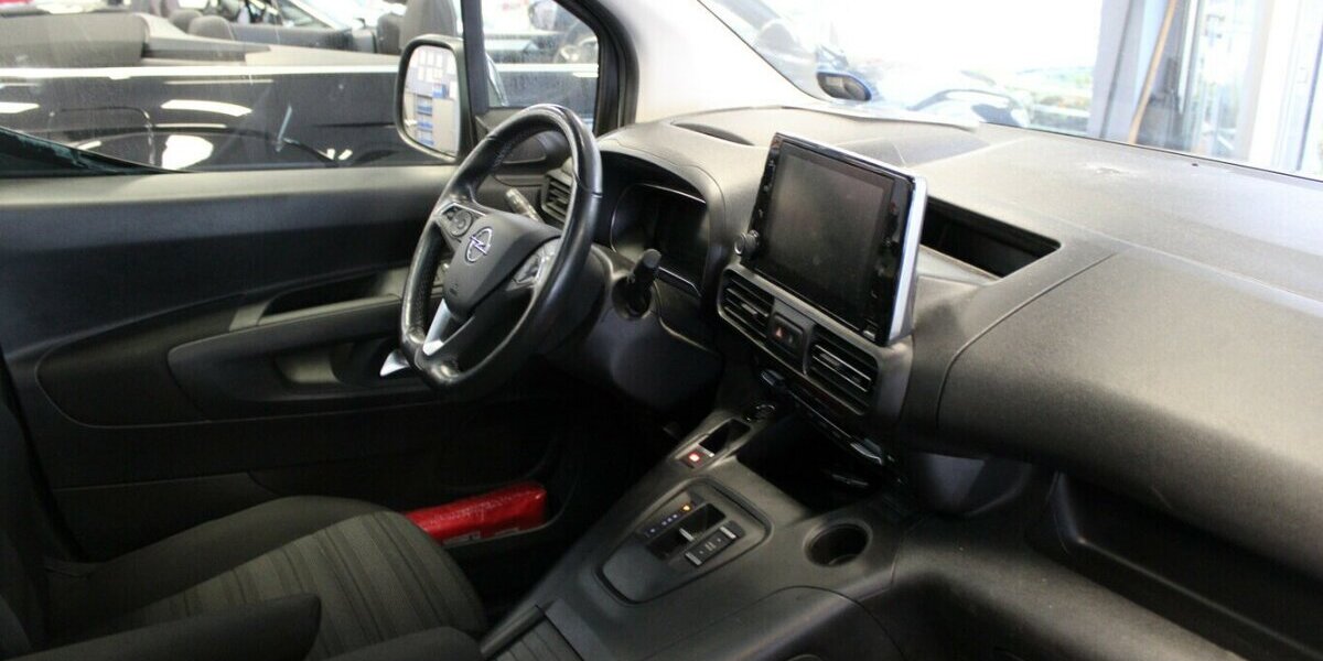 Opel Combo-e Life Ultimate 27.035 km 19.980 € Euskirchen 53881