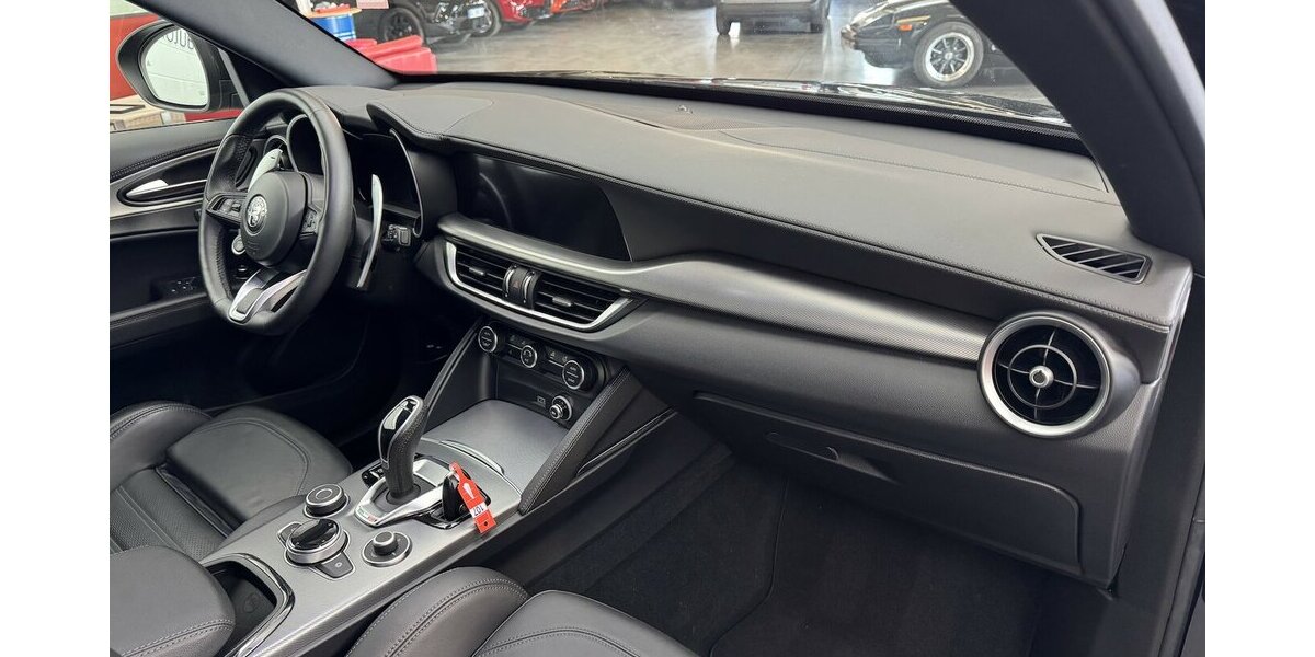 Alfa Romeo Stelvio 2.2 D Veloce Q4 Full LED Leder Carplay 36.900 km 36.890 &euro; Lich 35423