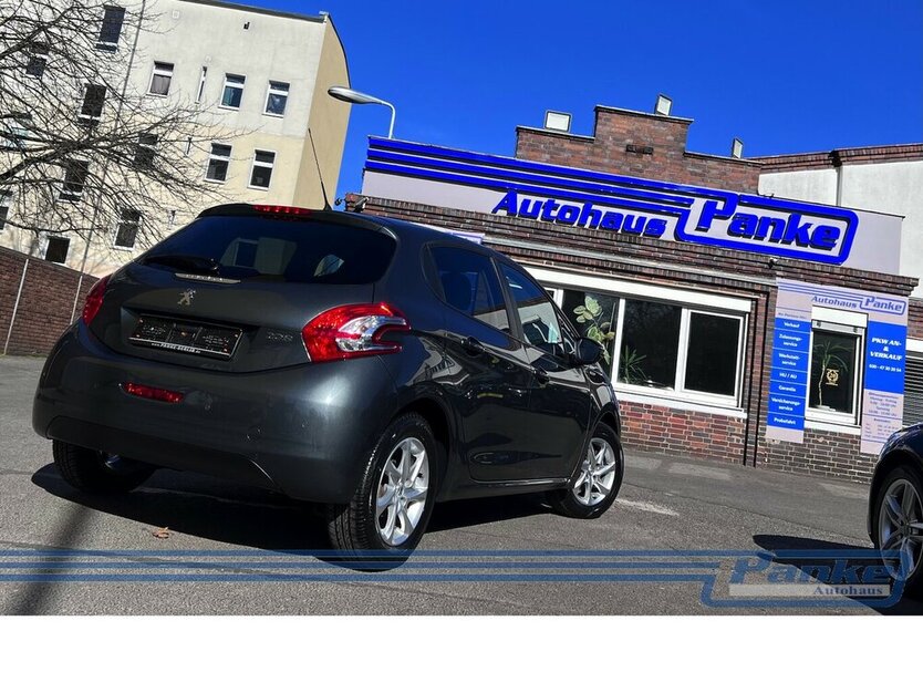 Peugeot 208 Style 1.2*SHZ*5trg*PDC*Klima*Blueto*Tempo* 73.611 km 8.490 € Berlin 13187