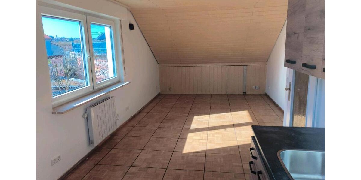 Dachgeschoßwohnung Esslingen am Neckar Pliensauvorstadt - 2.5 Zimmer, 44 m&sup2;, 840&euro; | Angebot:25408317