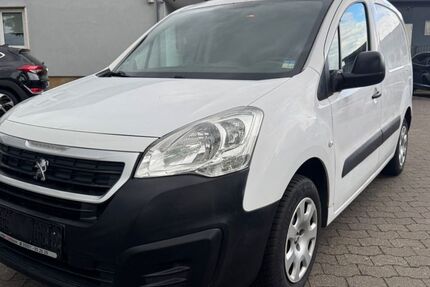Peugeot Partner 220.000 km 4.400 &euro; Northeim 37154