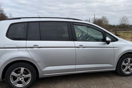 VW Touran 224.000 km 13.200 &euro; Hanau 63456