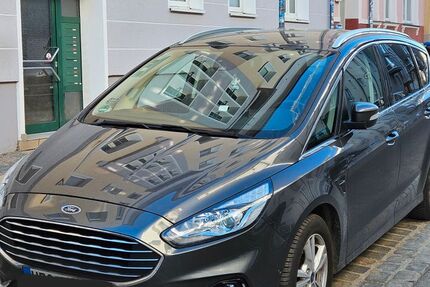Ford S-Max 47.200 km 18.900 &euro; Rostock 18059