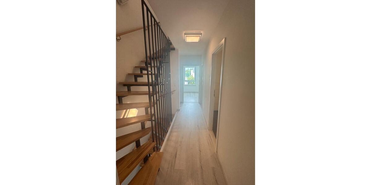 Reihenhaus Essingen - 5 Zimmer, 140 m&sup2;, 400.000&euro; | Angebot:27156393