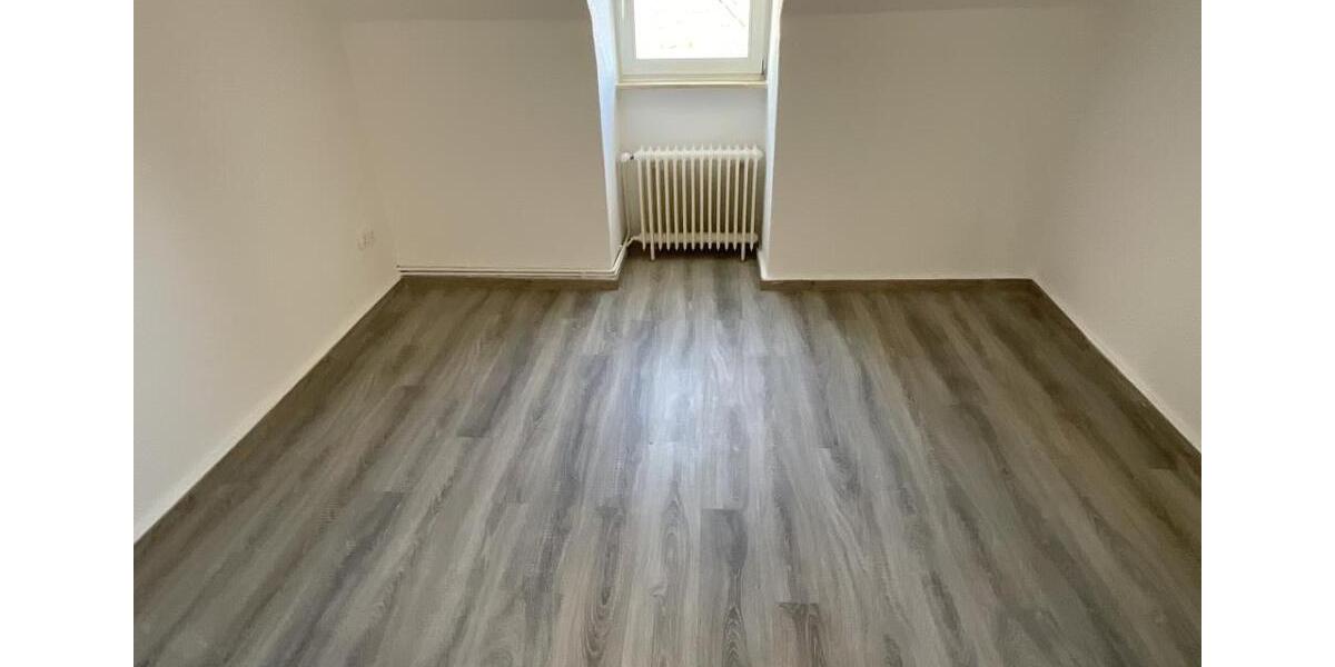 Dachgeschoßwohnung Wilhelmshaven - 3 Zimmer, 55 m&sup2;, 399&euro; | Angebot:26561455