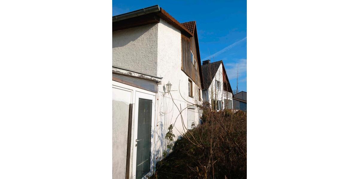 Mehrfamilienhaus, Wohnhaus Blomberg - 5 Zimmer, 150 m&sup2;, 75.000&euro; | Angebot:26822011