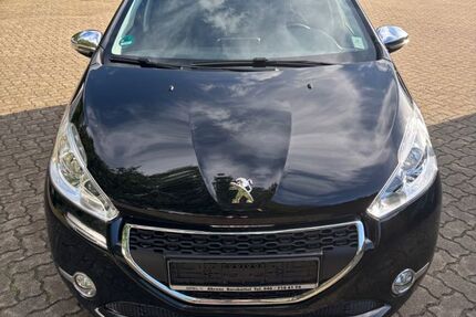 Peugeot 208 146.474 km 3.990 &euro; Hamburg 22145