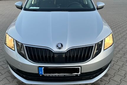 Skoda Octavia 140.000 km 9.450 &euro; Poing 85586