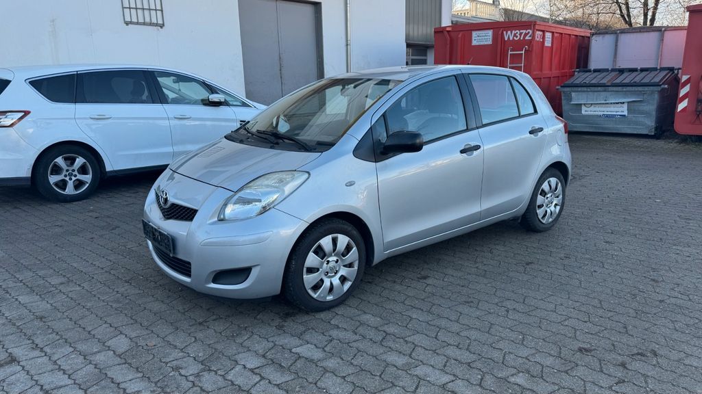 Toyota Yaris 133.300 km 3.990 &euro; München 80686
