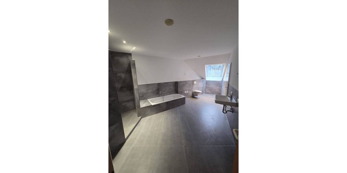 Zimmer Künzell - 4 Zimmer, 160 m&sup2;, 1.250&euro; | Angebot:26376579