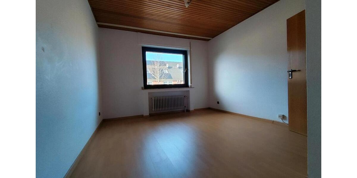 Etagenwohnung Meerbusch - 5 Zimmer, 130 m&sup2;, 1.850&euro; | Angebot:24983748