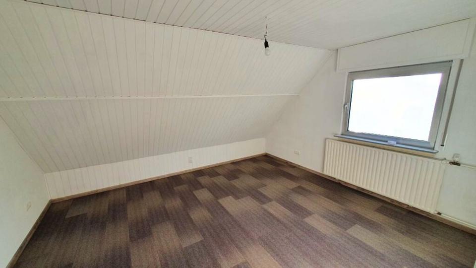 Einfamilienhaus Hattersheim am Main - 4.5 Zimmer, 114 m&sup2;, 1.600&euro; | Angebot:25408295
