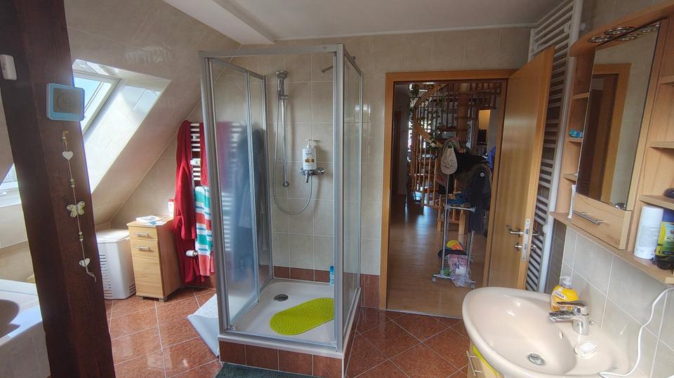 Dachgeschoßwohnung Großröhrsdorf - 4 Zimmer, 115 m&sup2;, 920&euro; | Angebot:26665606