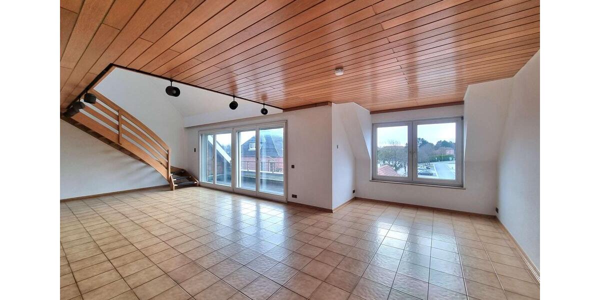 Dachgeschoßwohnung Cuxhaven - 2.5 Zimmer, 135 m&sup2;, 949&euro; | Angebot:26004700