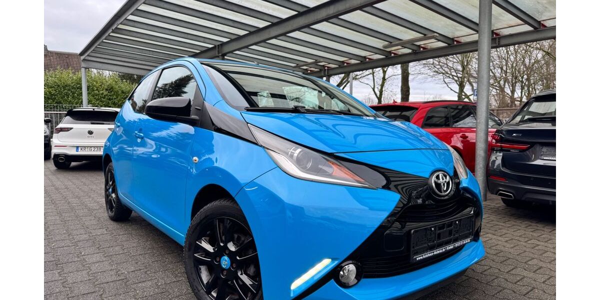 Toyota Aygo (X) 68.000 km 7.900 &euro; Krefeld 47799