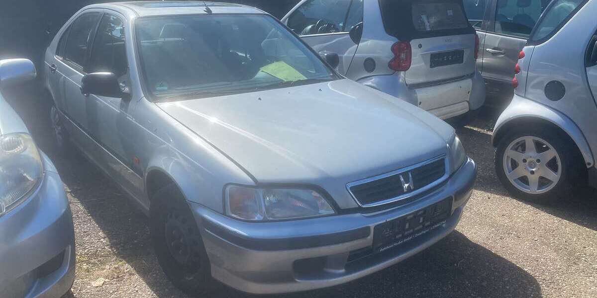 Honda Civic 145.000 km 2.150 &euro; Freiburg 79115