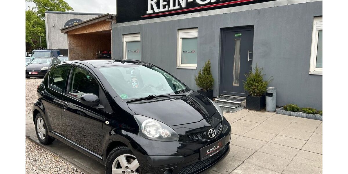 Toyota Aygo (X) 121.000 km 3.990 &euro; Berlin 13088