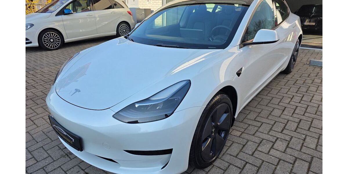 Tesla Model 3 40.109 km 26.894 &euro; Seesen 38723