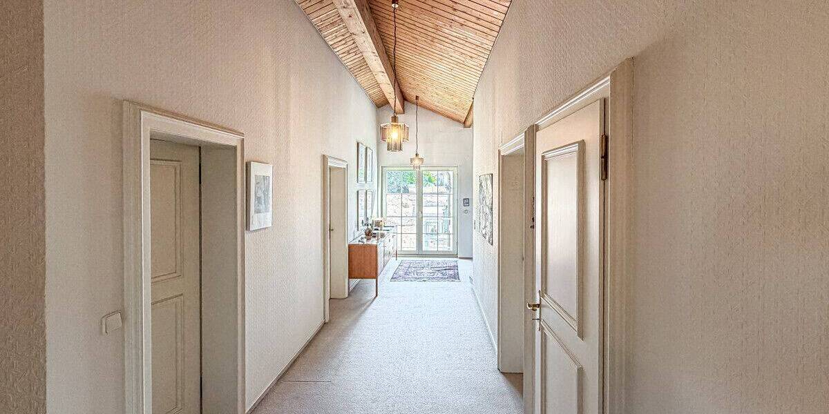 Einfamilienhaus Offenburg Nordoststadt - 9 Zimmer, 348 m&sup2;, 1.190.000&euro; | Angebot:26820465