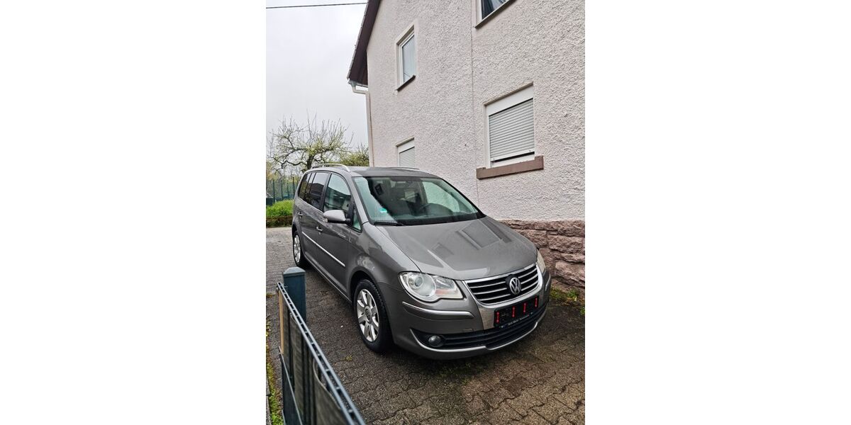 VW Touran 281.650 km 4.899 &euro; Gaggenau 76571