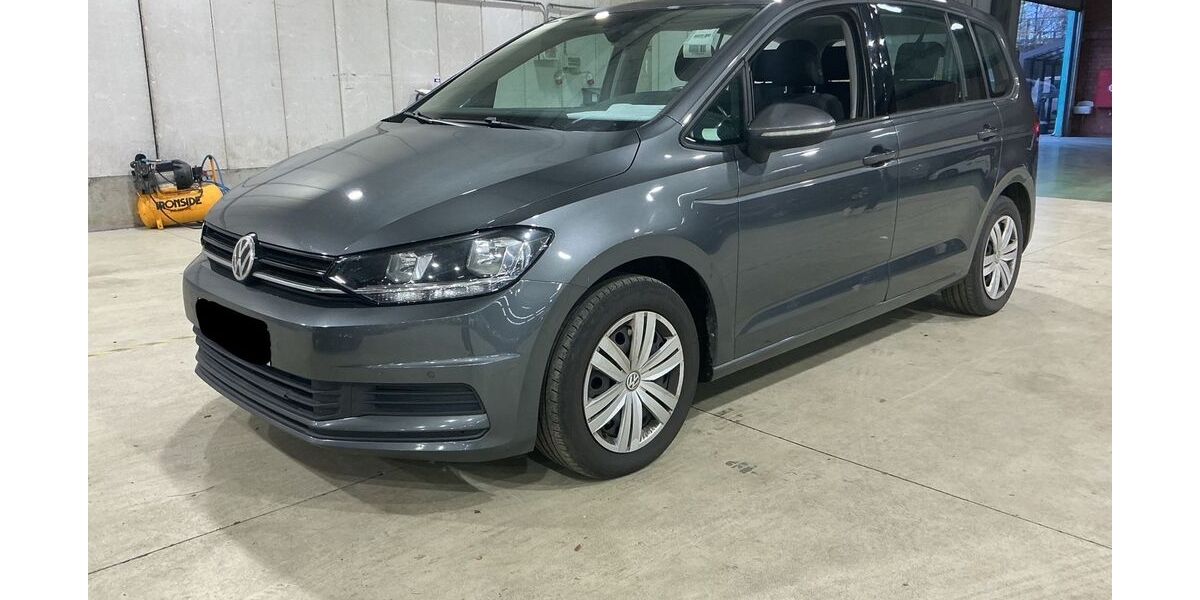 VW Touran 182.000 km 12.558 &euro; Kelkheim 65779