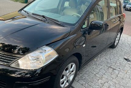 Nissan Tiida 141.129 km 2.350 &euro; Berlin 13409