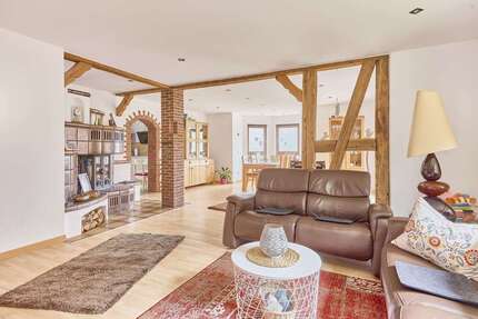 Haus zum Kaufen in Landau 579.000 € 238 m² 7.5 zimmer