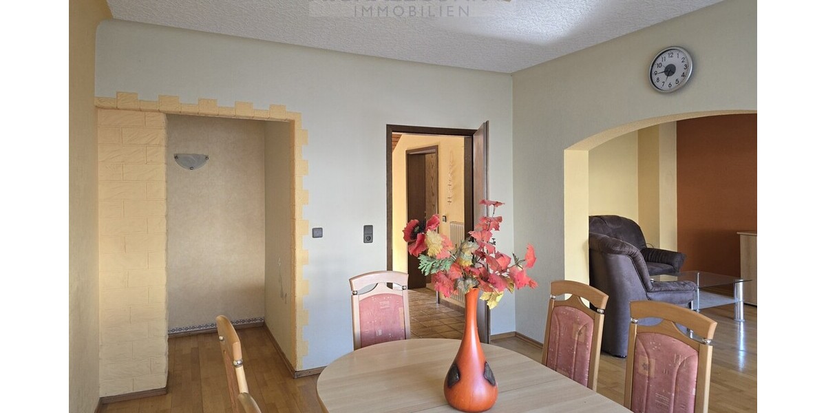 Gepflegtes Einfamilienhaus im Zentrum von Schmelz zum Kauf - Reihenendhaus Schmelz / Außen Außen | Angebot:27010418