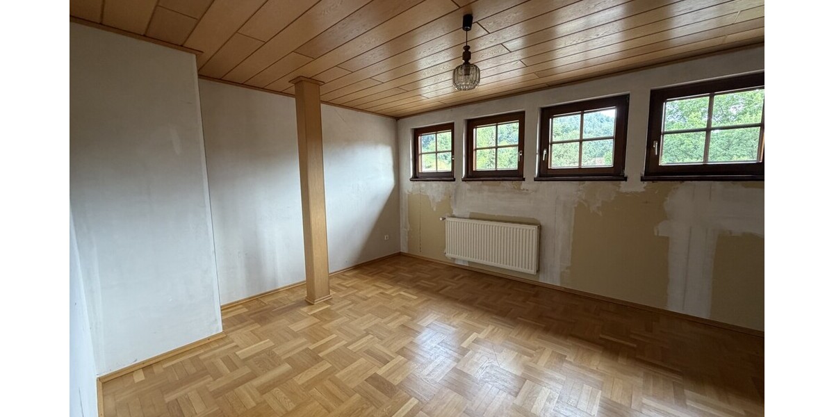 Viel Platz zum Wohnen – und clever Vermögen aufbauen - Zweifamilienhaus Höfen Höfen (Enz) | Angebot:27278662