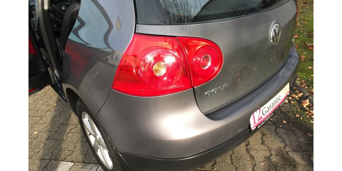 VW Golf TRENDLINE KLIMAAUTOMATIK 5-TÜRIG 132.115 km 4.904 &euro; Köln 50858