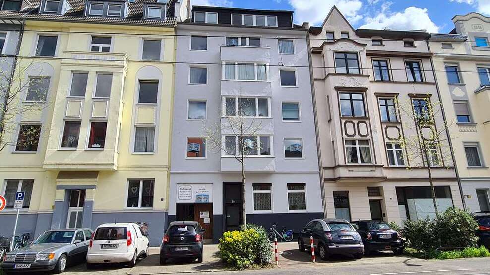 Wohnung zum Kaufen in Düsseldorf 299.000 € 86.97 m² 3 zimmer