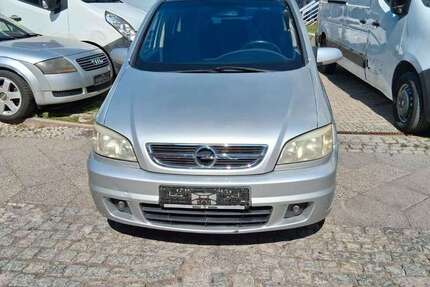 Opel Zafira 162.000 km 3.300 &euro; Berlin 12105