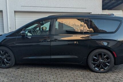 Chrysler Pacifica 64.000 km 36.000 &euro; Ortenberg - Gelnhaar 63683