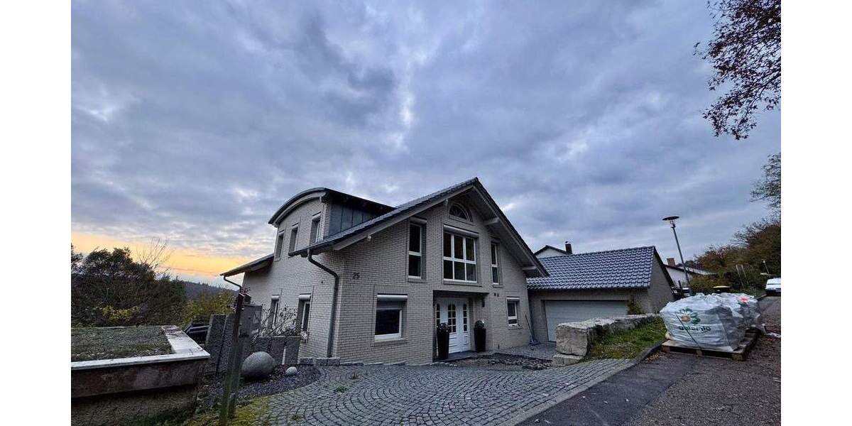 Einfamilienhaus Neckarzimmern - 6 Zimmer, 315 m&sup2;, 2.600&euro; | Angebot:25757028