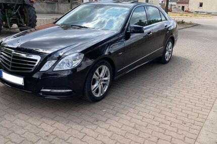 Mercedes-Benz E 200 129.000 km 14.500 &euro; Kriegsfeld 67819