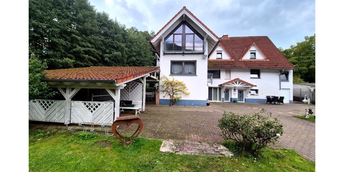 Gepflegte, großzügige 2-Etagen-Wohnung mit Kamin & Carport zu vermieten – wohnen wie im eigenen Haus - Maisonettenwohnung Gonbach Rheinland-Pfalz | Angebot:24409001