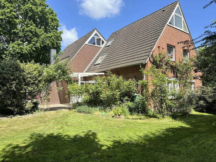 Haus mit großer und kleinerer Wohneinheit - zentral, ruhig, lukrativ nutzbar, provisionsfrei