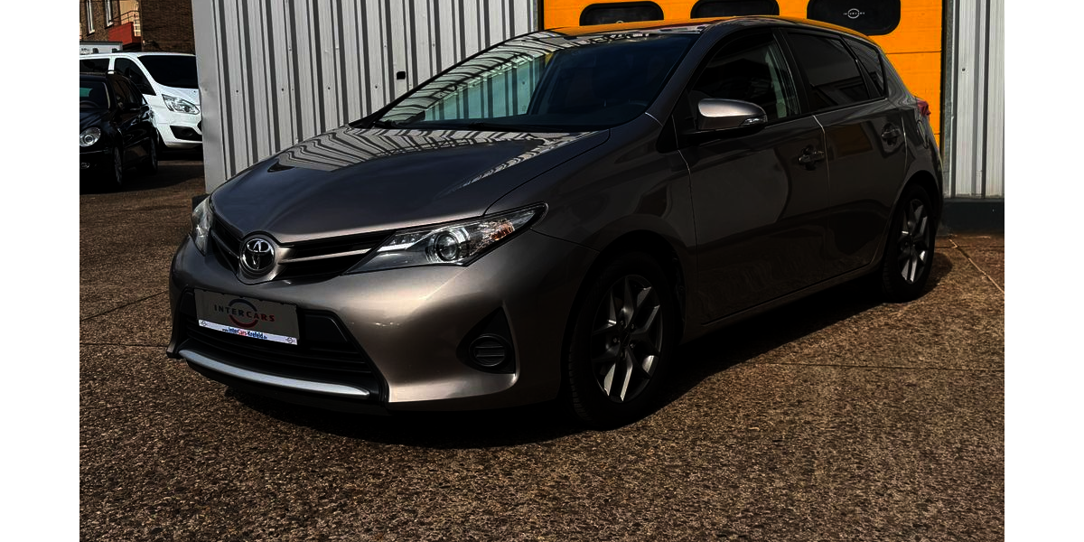 Toyota Auris 120.000 km 6.970 &euro; Krefeld 47799