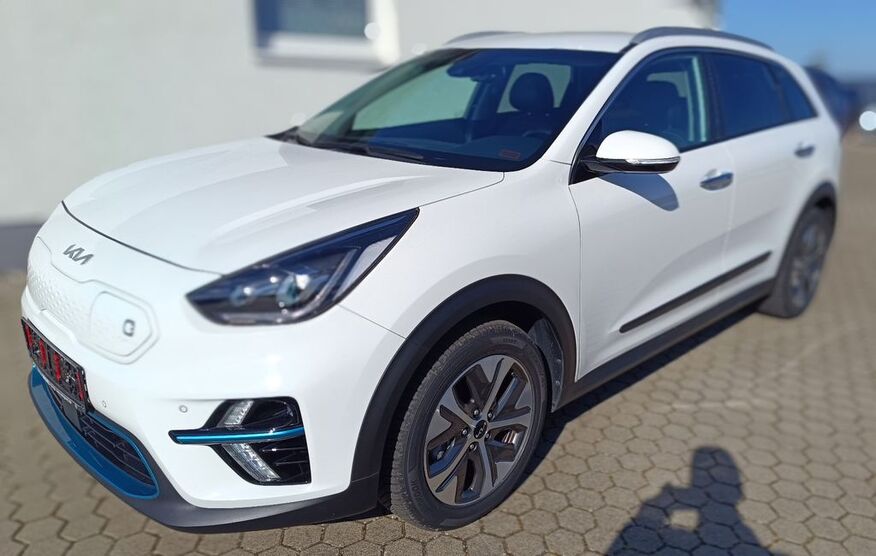 Kia Niro 33.100 km 22.390 € Broderstorf / OT Pastow 18184