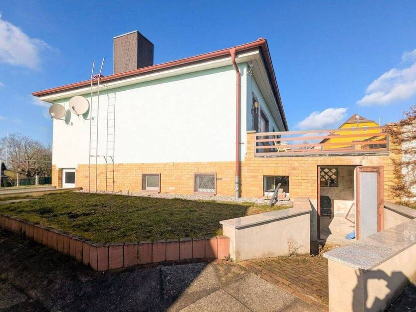 Einfamilienhaus + Nebenhaus | Werkstatt Lager Praxis Büro FeWo | Parkplätze | Solarthermie!