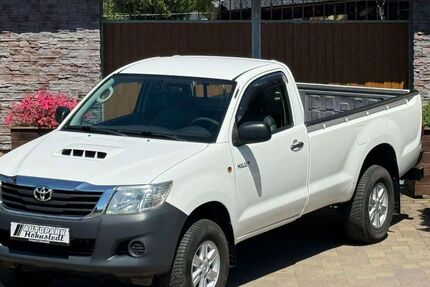 Toyota Hilux 207.841 km 16.999 &euro; Salzatal 06198
