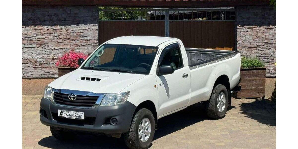 Toyota Hilux 207.841 km 16.999 &euro; Salzatal 06198