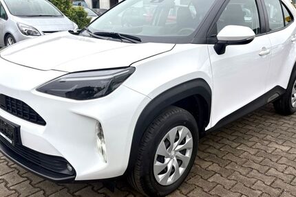 Toyota Yaris 9.300 km 20.900 &euro; Lommatzsch (bei Dresden) 01623