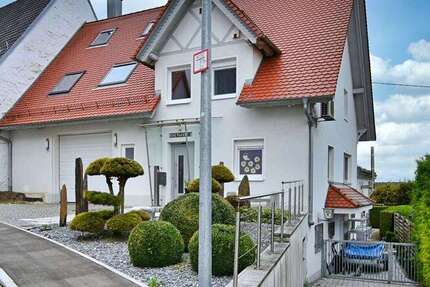 Haus zum Kaufen in Laichingen Machtolsheim 724.900 € 209 m² 8 zimmer