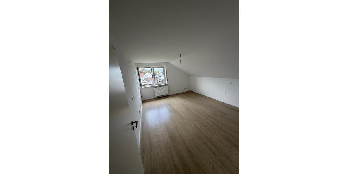 Dachgeschoßwohnung Delbrück - 2 Zimmer, 45 m&sup2;, 500&euro; | Angebot:26288140