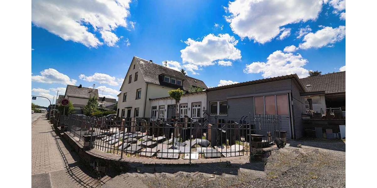 Haus zum Kaufen in Simmern (Hunsrück) 345.000 € 140 m² 5 zimmer