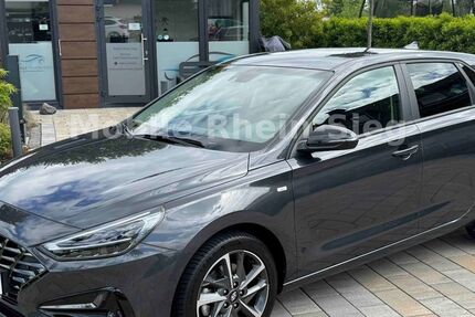 Hyundai i30 26.580 km 18.880 &euro; Bornheim 53332