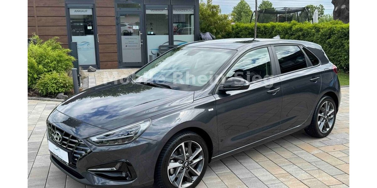 Hyundai i30 26.580 km 18.880 &euro; Bornheim 53332