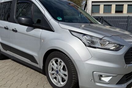 Ford Tourneo Connect 150.945 km 11.300 &euro; Frankfurt am Main / Bergen-Enkheim 60388