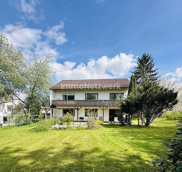 Haus zum Kaufen in Hof 280.000 € 180 m²